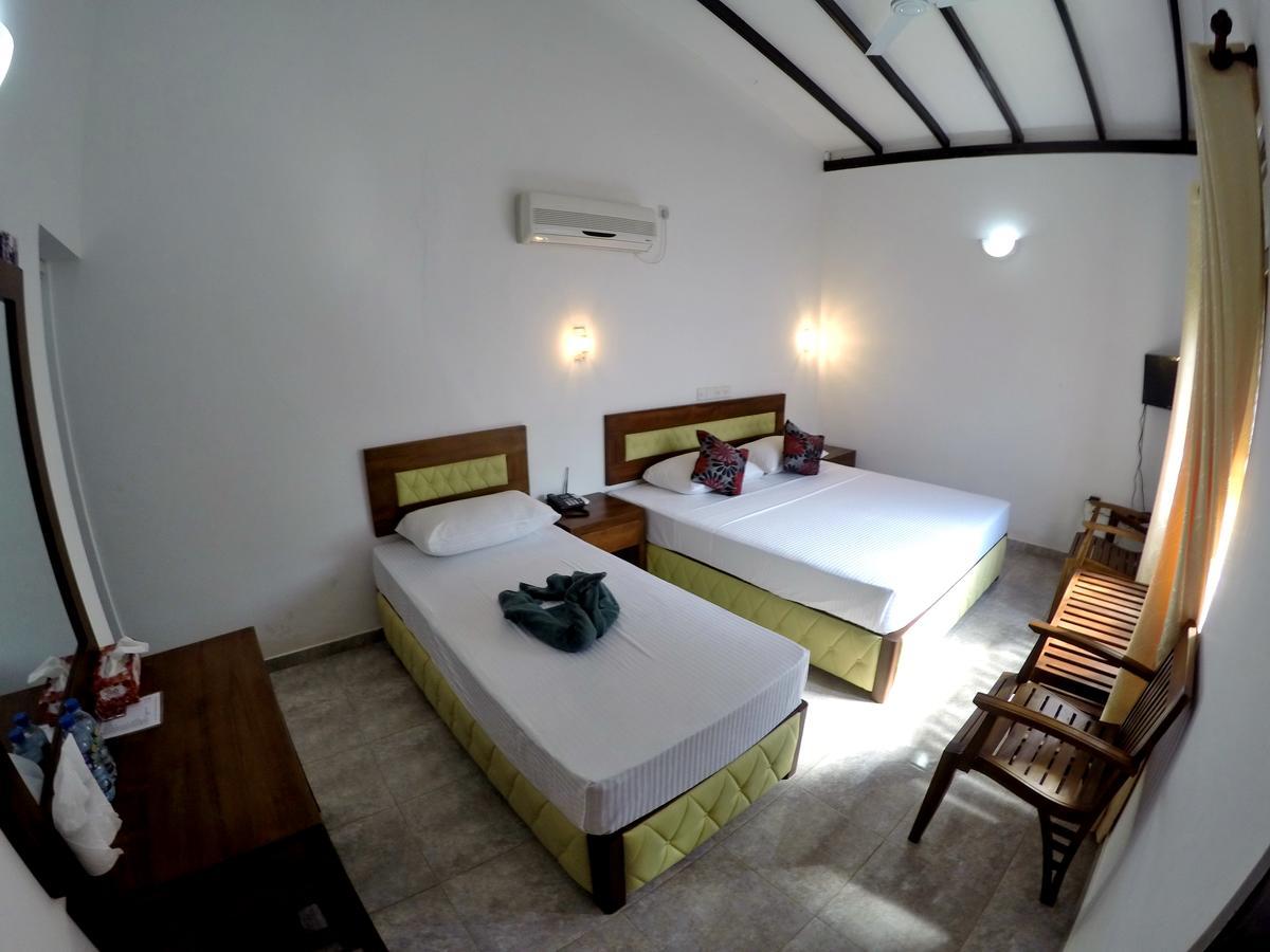 Ramon Beach Resort Ambalangoda  Exterior foto