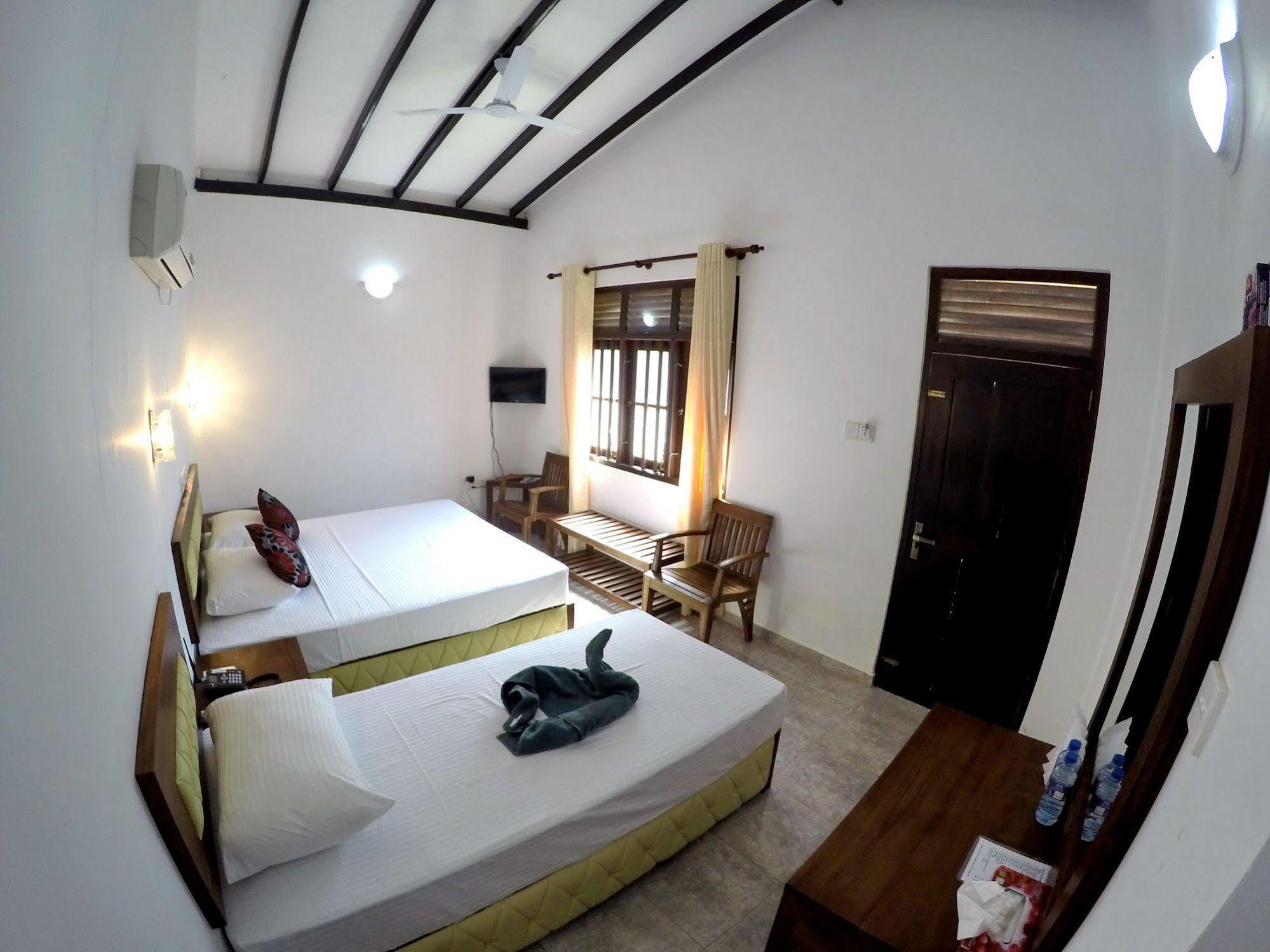 Ramon Beach Resort Ambalangoda  Exterior foto