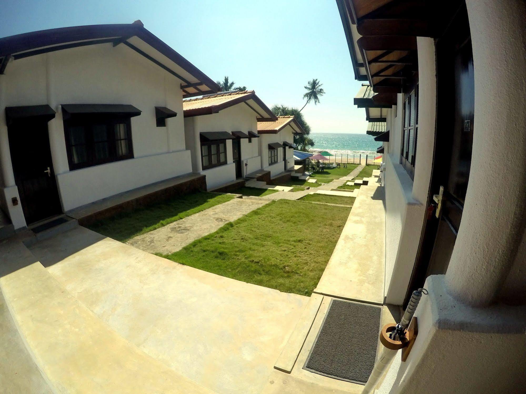 Ramon Beach Resort Ambalangoda  Exterior foto